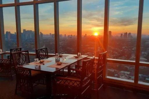 image for article Ever Dreamed of Eating in a Revolving Restaurant? Here’s Where You Can Do It in Manila