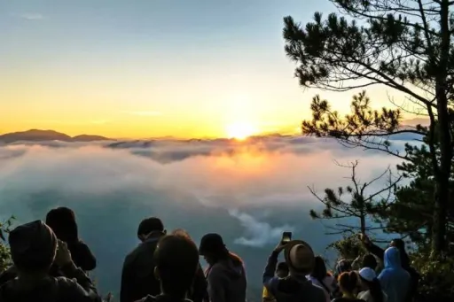 image for article 10 Breathtaking Sunrise Spots in the Philippines