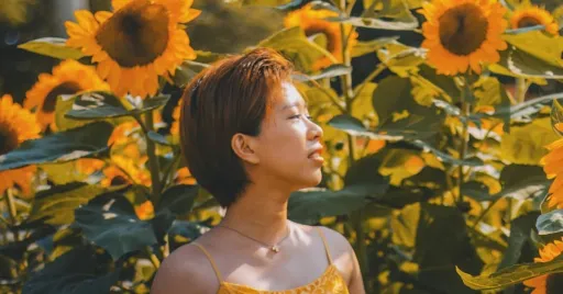 image for article Sunflower Photos from UP Diliman’s 2019 Graduation Season