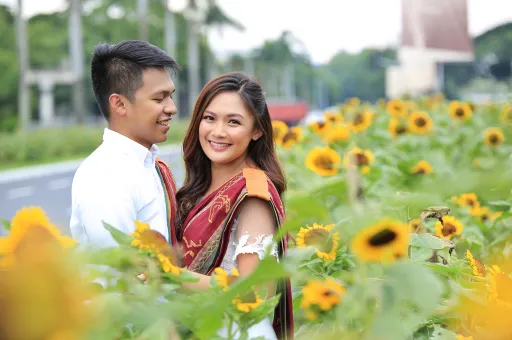 image for article 10 Sunflower Photos We Love at UP Diliman’s 2018 Graduation Season