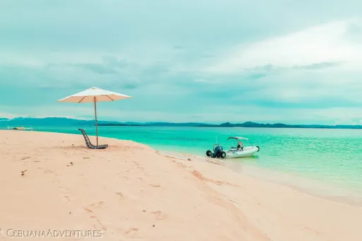 image for article Island Hopping in Siargao: ₱1,000 Per Person vs ₱1,500 Per Bangka