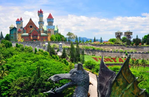 image for article Fantasy World: The Disneyland of the Philippines