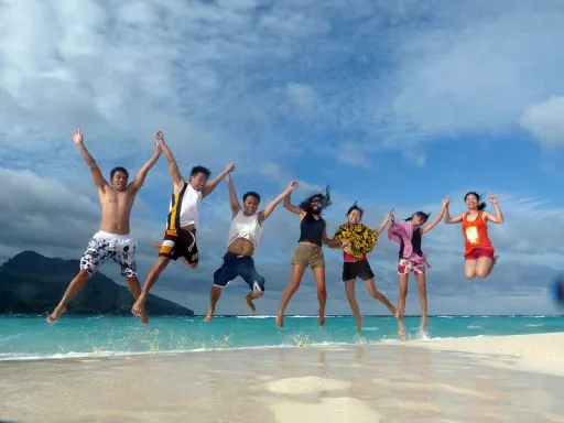 image for article 10 Hottest Summer Destinations in the Philippines for Your Next Barkada Trip