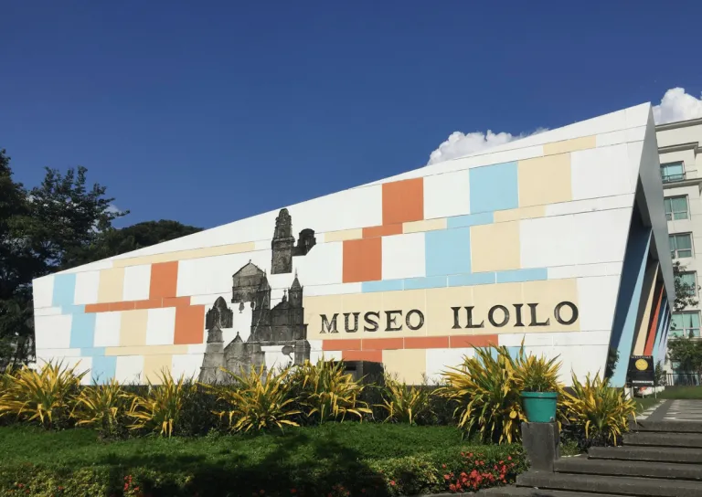 outside building of museo iloilo