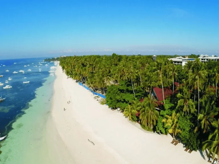 alona beach in panglao, bohol