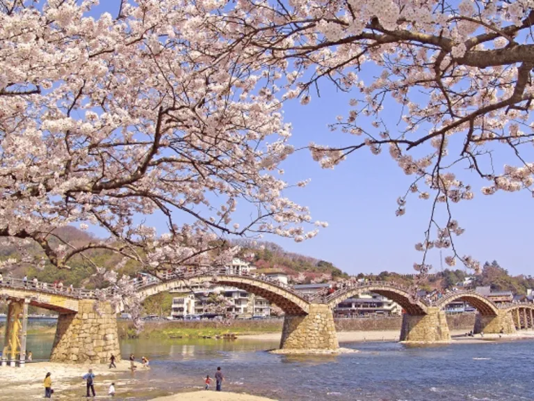 kinta kyo bridge in japan