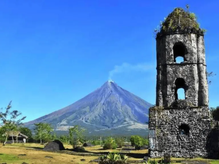 cagsawa ruins