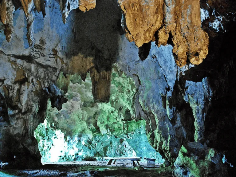 hoyop hoyopan cave