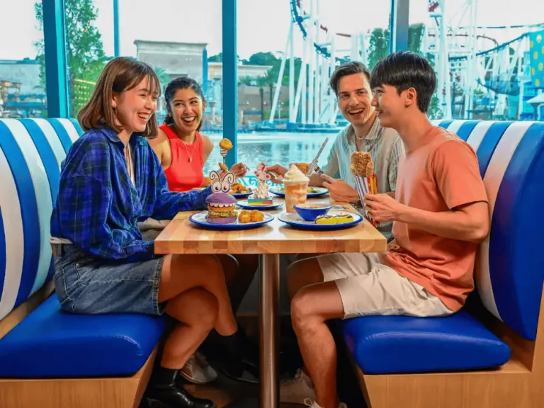 super hungry food stand at minion land singapore