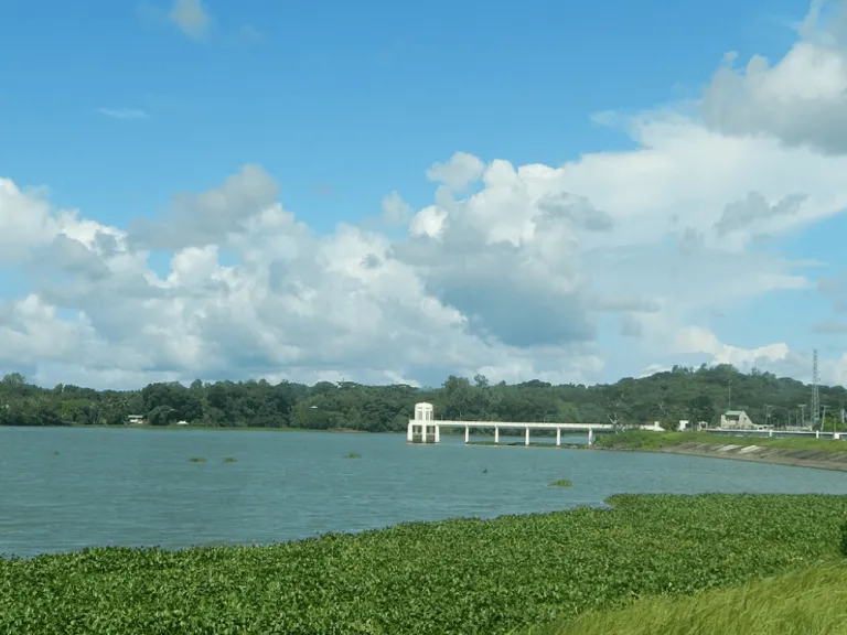 caliraya lake in laguna