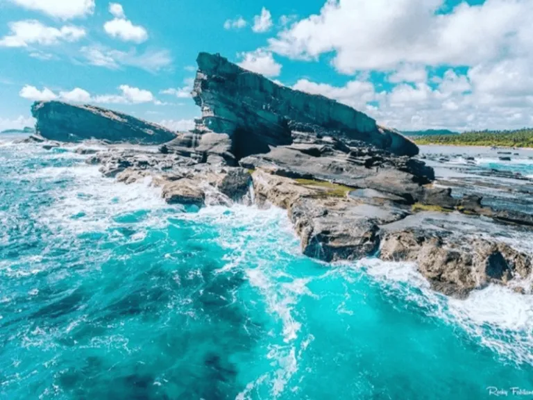 Biri Island Rock Formations