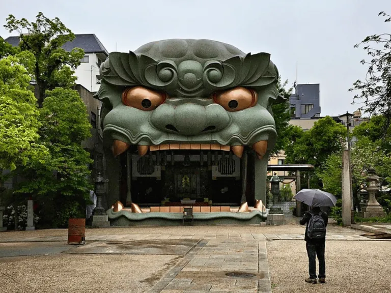 Namba Yasaka Shrine