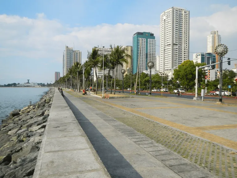 Manila Baywalk