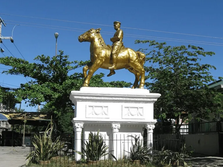 General Luna Statue and Marker