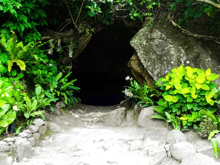 Dipnaysupuan Japanese Tunnel