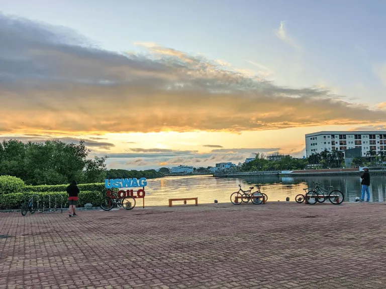 Iloilo River Esplanade  