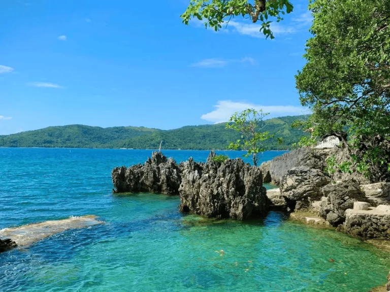 Robinson&rsquo;s Cove at Marble Beach in Romblon