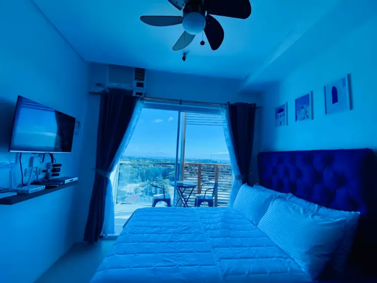 New Condo🎖Next to SM Uptown🎖FREEpool🎖Unli Wifi #4 
