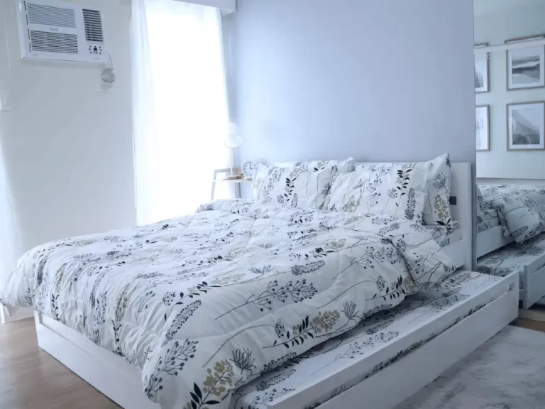 Mallside 1-BR Haven, Sleeps 6!
