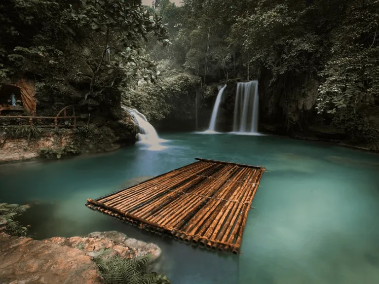 Kawasan Falls 