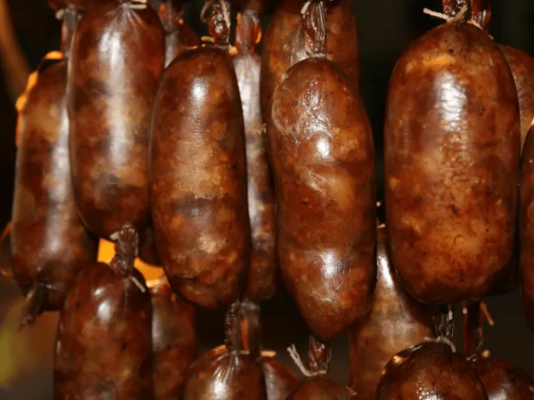 Longganisang Taal 