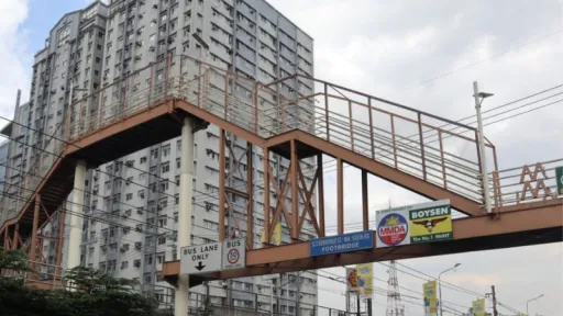 image for article Goodbye Mt Kamuning: The Viral EDSA Footbridge Is Finally Being Removed