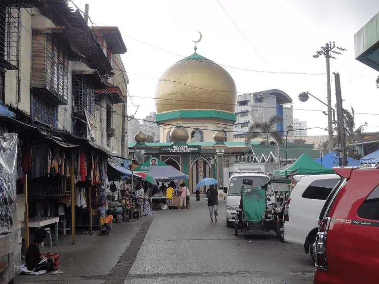 Masjid Al-Dahab (Manila Golden Mosque) 