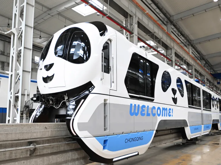 Chongqing&rsquo;s panda-themed monorail