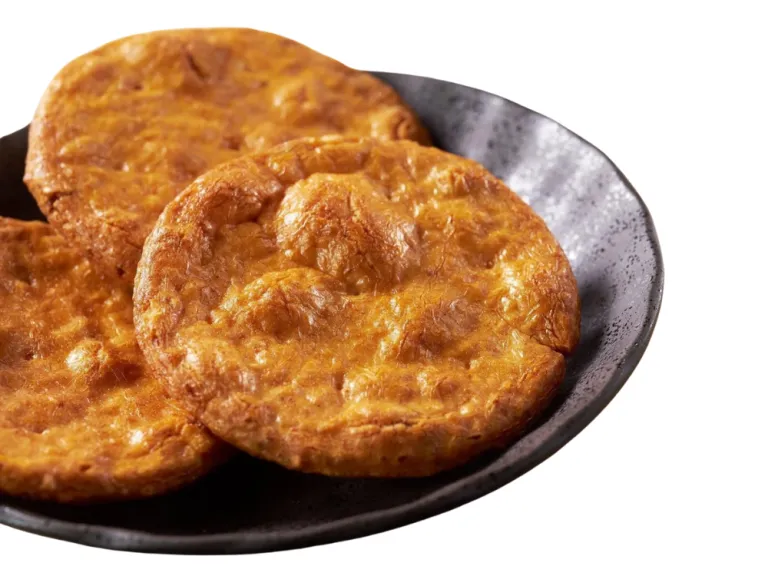 senbei rice crackers only in japan taste of japan konbini snacks you can only buy from japan convenience store snacks japan only foods snacks from japan only japan exclusive food snacks candies chocolates cakes wagashi tokyo banana Japanese Taste Website