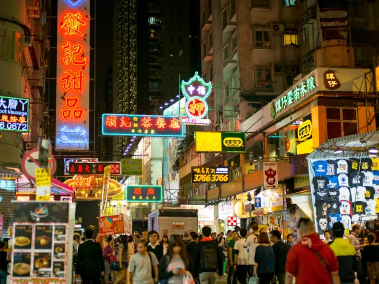mong kok hongkong itinerary near train station perfect for first timers or solo travellers hongkong disneylandpaulngan | Unsplash