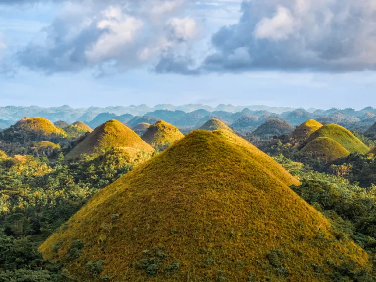 chocolate hills bohol panglao travel guide buget and itineraryCanva Pro
