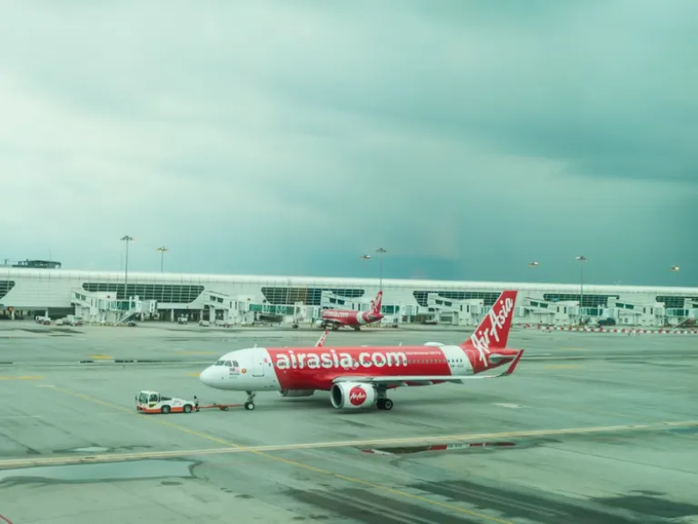 HOW TO REBOOK FLIGHTyogasukma | Unsplash