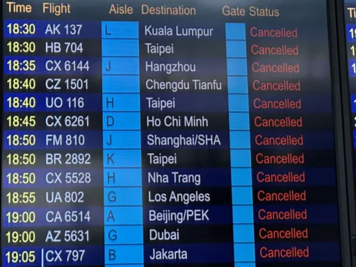 image for article Super Typhoon Ragasa Hits Hong Kong: Flights Grounded, Planes Evacuated Worldwide